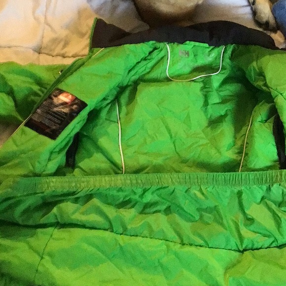 - Helly Hanson green HELLY TECH performance jacket with RECCO Technology - Picture 11 of 16